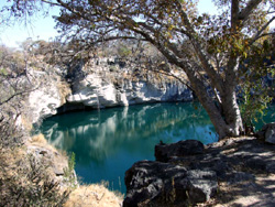 Lake Otjikoto, a dolina NW of Tsumed